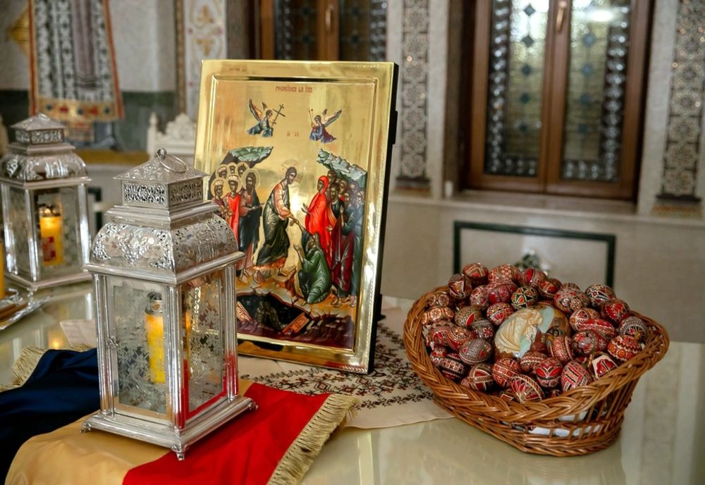 Anunțul Patriarhiei: Pelerinajul de Florii se suspendă. În noaptea de Înviere, credincioşii pot ieşi doar la ferestre, balcoane pentru a-și spune „Hristos a înviat!”