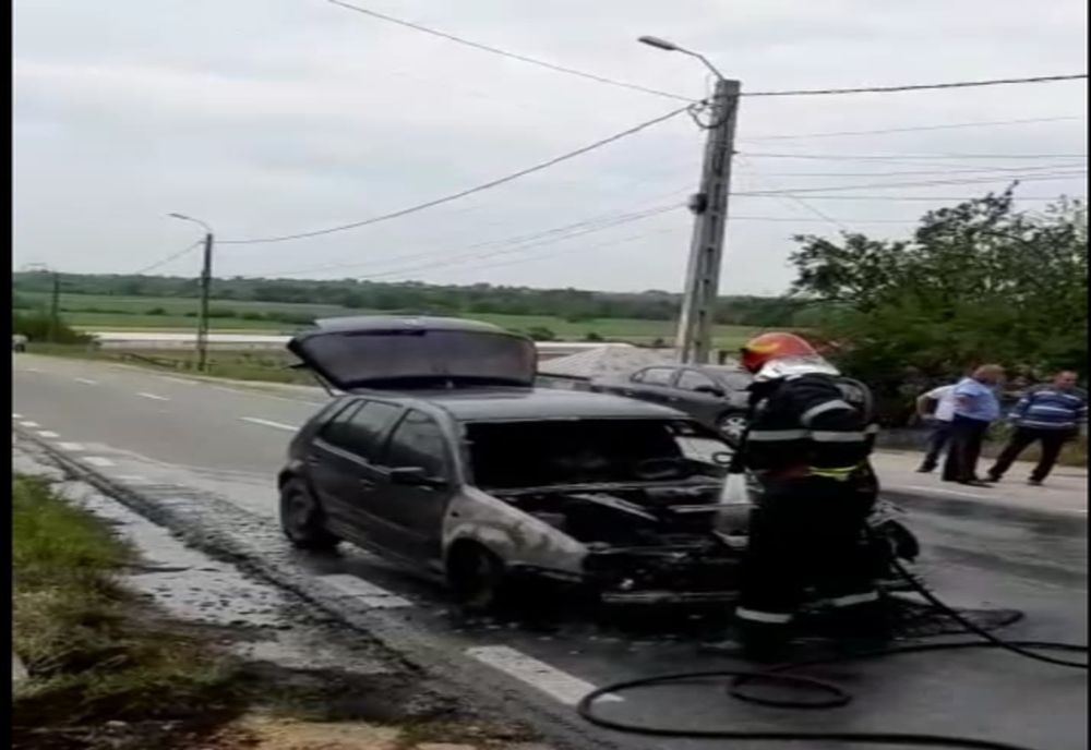 Video-Mașină cuprinsă de foc în comuna Buzoești!
