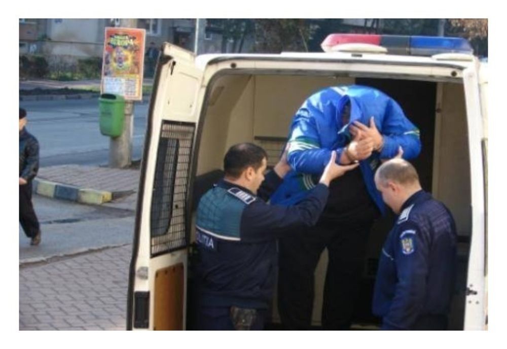 Condamnat după ce a condus fără permis