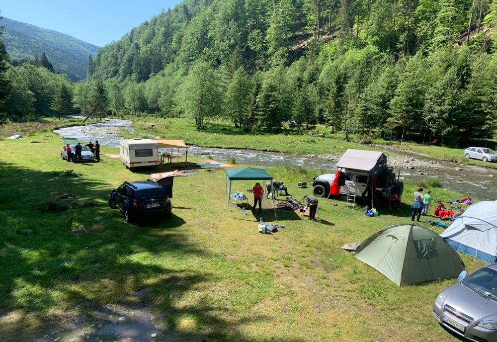 Turiştii amendaţi la picnic, de jandarmi