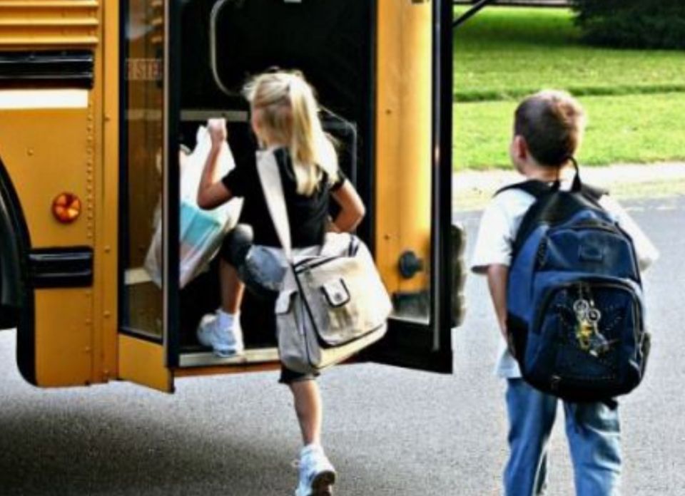 Transport gratuit pentru elevii din Mioveni