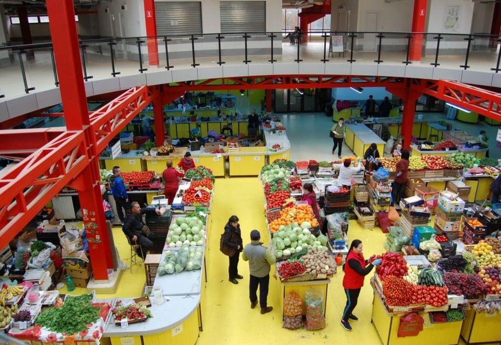 Scad taxele impuse operatorilor HORECA și unele taxe pentru populaţie, în Pitești