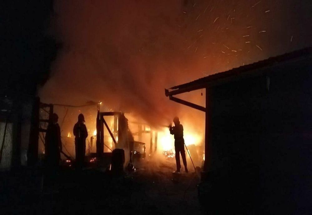 Case în flăcări în Albești, Argeș dumnică seara