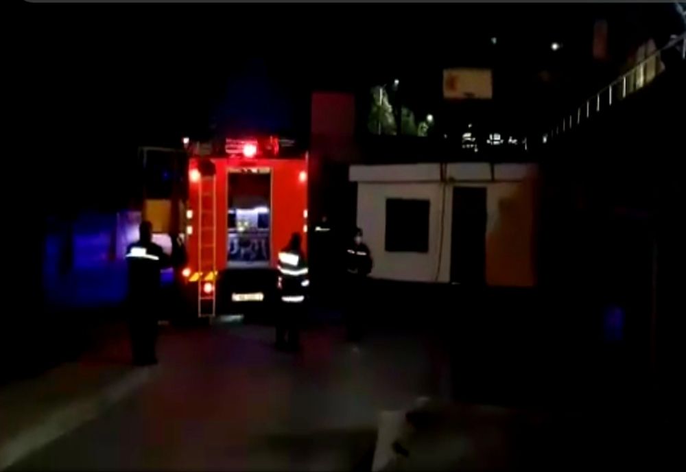 Incendiu miercuri seara la o clădire dezafectată în Războieni