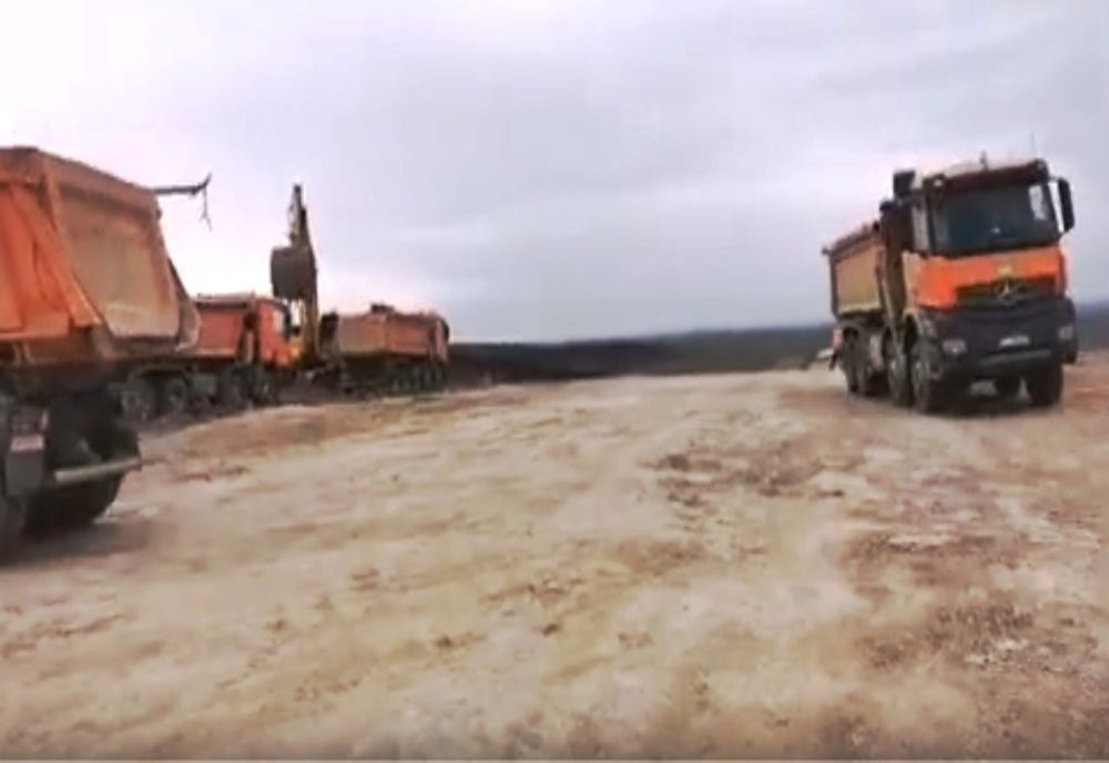 Sfârşit tragic pentru un muncitor de pe Drumul Expres Craiova-Piteşti: A murit strivit de un autocamion