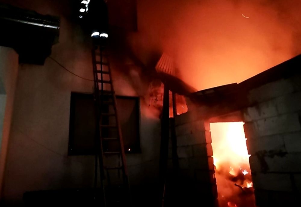 Primărie în flăcări. Cauza probabilă: folosirea intenționată a sursei de aprindere