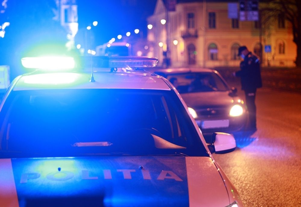 Un bărbat de 53 de ani găsit decedat în apartamentul său