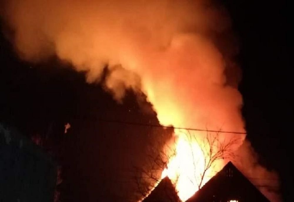 Acum. Incendiu la o magazie, în localitatea Ștefănești din Argeș