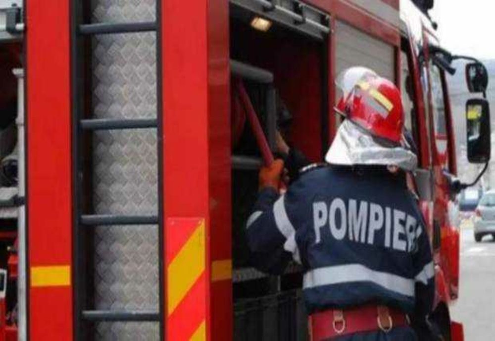 INCENDIU AUTOUTILITARĂ PE AUTOSTRADA A1: TRAFIC BLOCAT