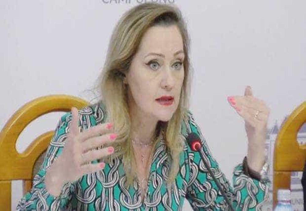 PREŞEDINTELE USR ŞI PRIMĂRIŢA CÂMPULUNGULUI CER RETRAGEREA DE LA CONSULAT A COMISARULUI IMPLICAT ÎN TRAGEDIA DE LA 2 MAI