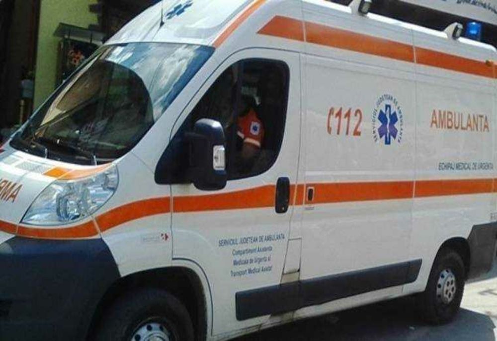 ACCIDENT ÎN ARGEȘ: BĂRBAT SURPRINS SUB UN VEHICUL