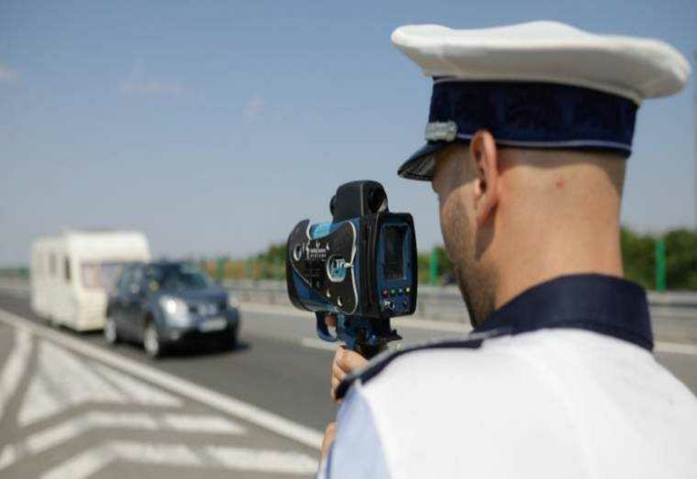 FEMEIE DIN ȘTEFĂNEȘTI, PRINSĂ CU 69 KM/H PESTE LIMITA LEGALĂ PE DN 7