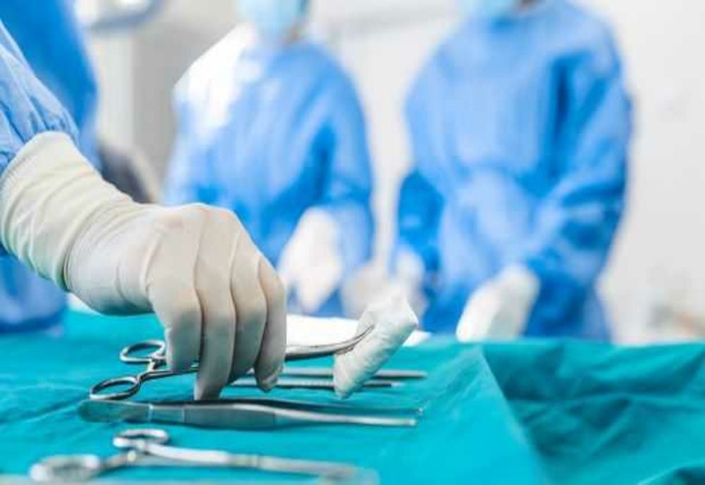 TRANSPLANTUL DE LA DONATORUL AFLAT ÎN „MOARTE CEREBRALĂ” ȘI DILEMELE BIOETICE