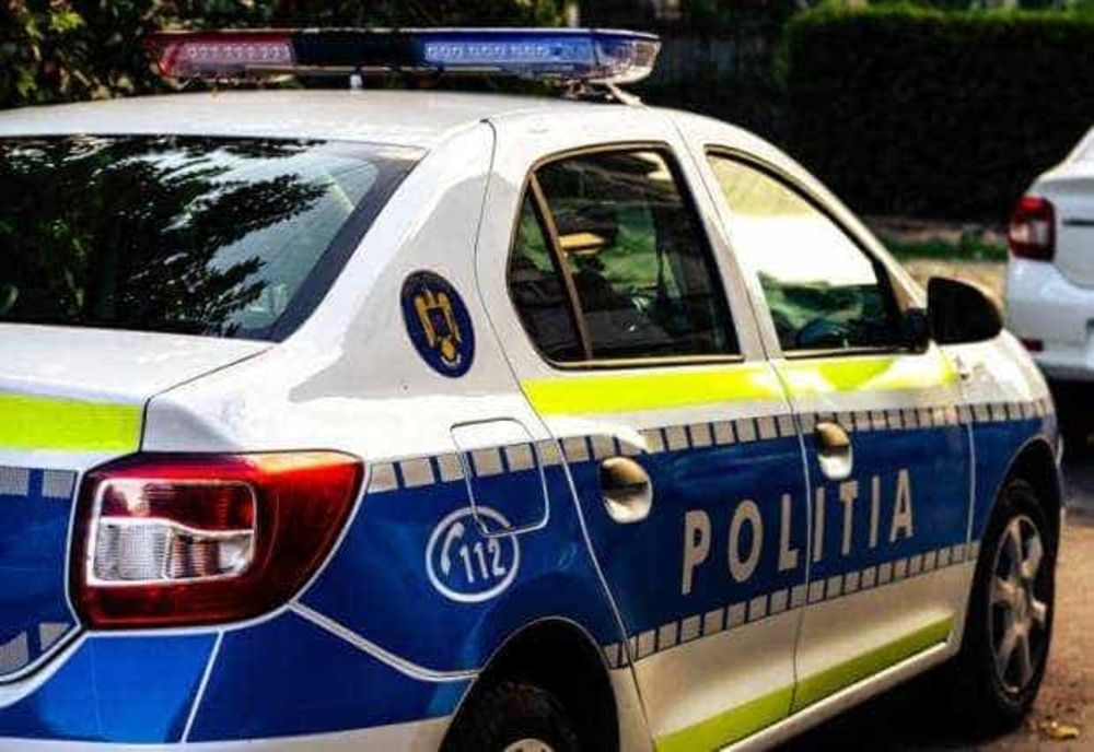 ACUZAȚII DE ULTRAJ ȘI ARESTĂRI ÎN URMA UNUI INCIDENT RUTIER ÎN PITESTI