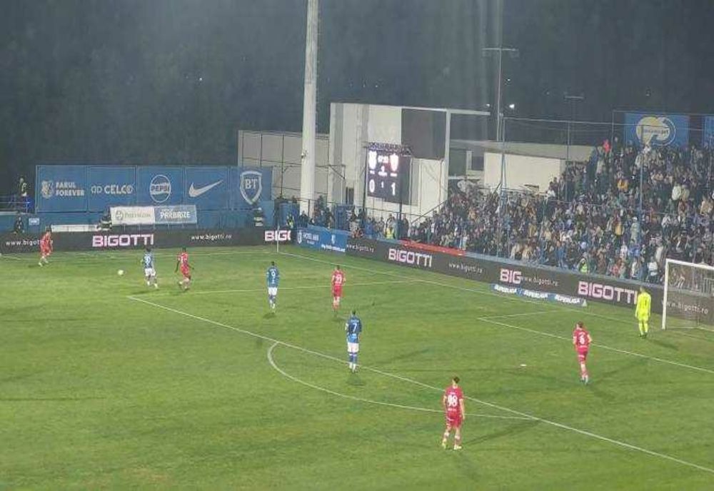 CLUBURILE DIN SUPERLIGĂ RISCĂ DEPUNCTAREA DIN CAUZA DATORIILOR FINANCIARE