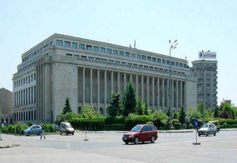 PALATUL VICTORIA DIN BUCUREȘTI ILUMINAT ÎN CULORI PENTRU SĂPTĂMÂNA EUROPEANĂ A FERTILITĂȚII