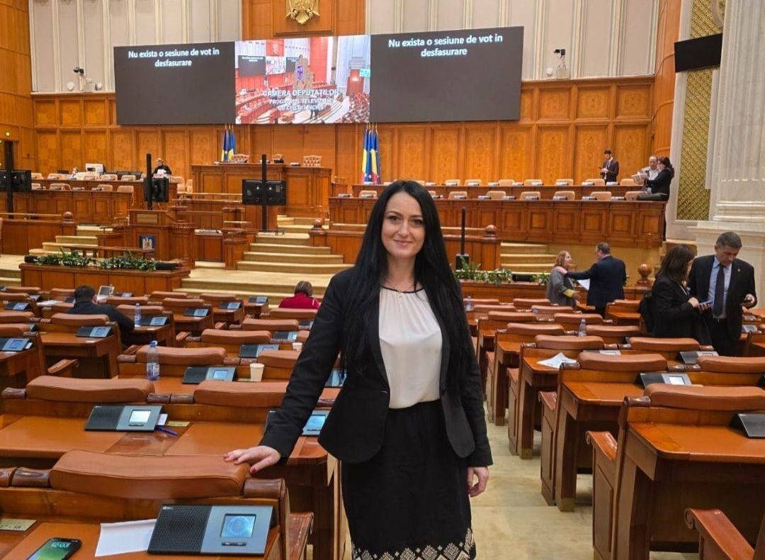 „MEDICINA DE FAMILIE TREBUIE SĂ ÎNSEMNE GRIJĂ FAȚĂ DE PACIENT, NU HÂRȚOGĂRAIE!”