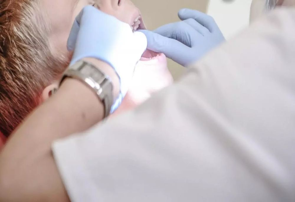 Clinica dentară unde a murit Sara susține că micuța a fost sedată profund, nu anesteziată