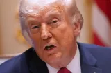 Trump ridică tonul la adresa Iranului: „Îi vom lovi foarte dur dacă nu semnează acordul”