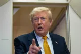 Scandal uriaș în jurul lui Trump! Companiile plătesc până la 100.000 $ ca să-i vadă primele mesajele