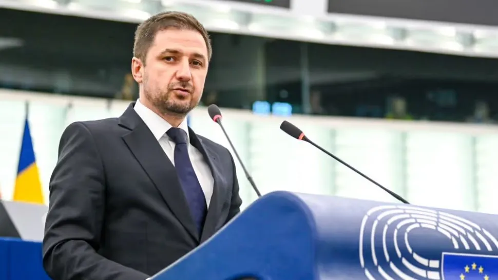 Adrian Axinia