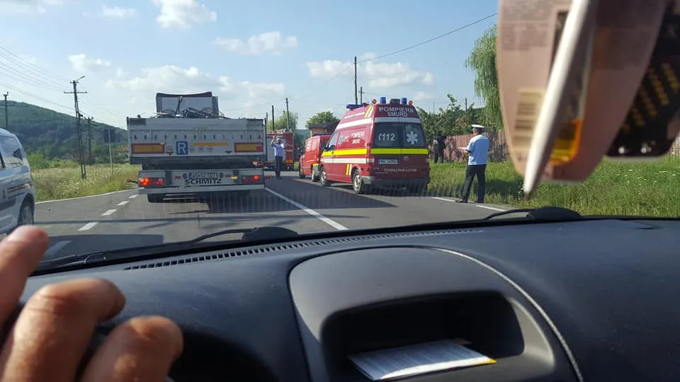 Accident cu descarcerarea la Drăganu 1