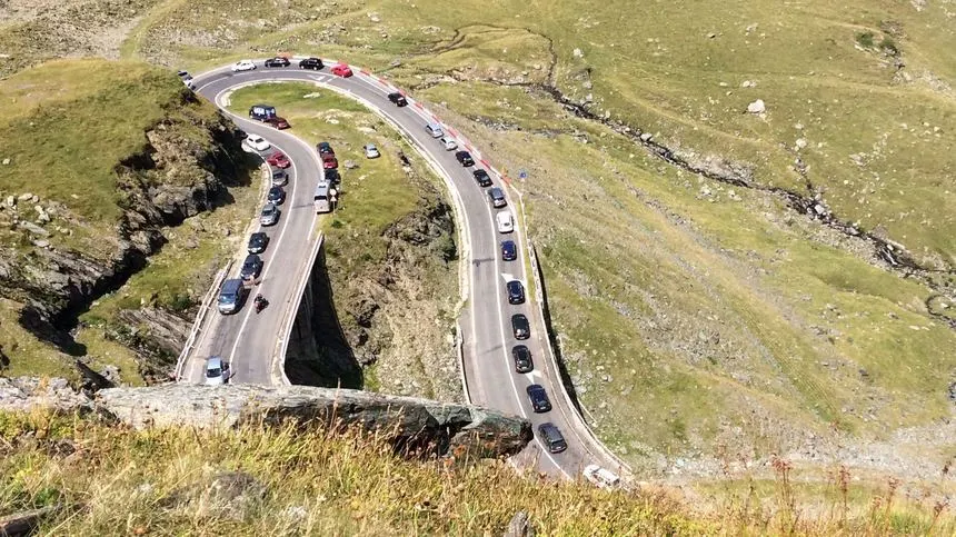 bara la bara pe Transfagarasan