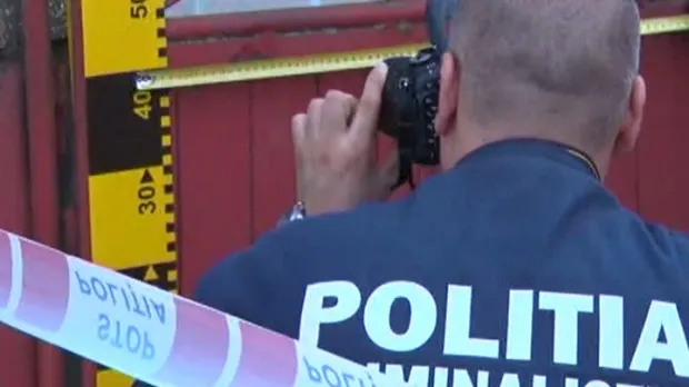 o fetita de 11 ani s-a spanzurat