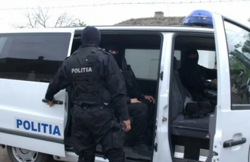 Perchezitii la samsari de mașini din Arges