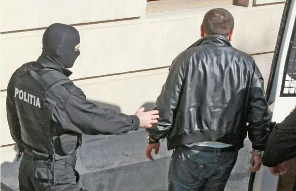 Si-a violat mama si a fost retinut