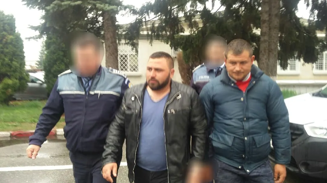 Hotii au facut paranghelie dupa spargere