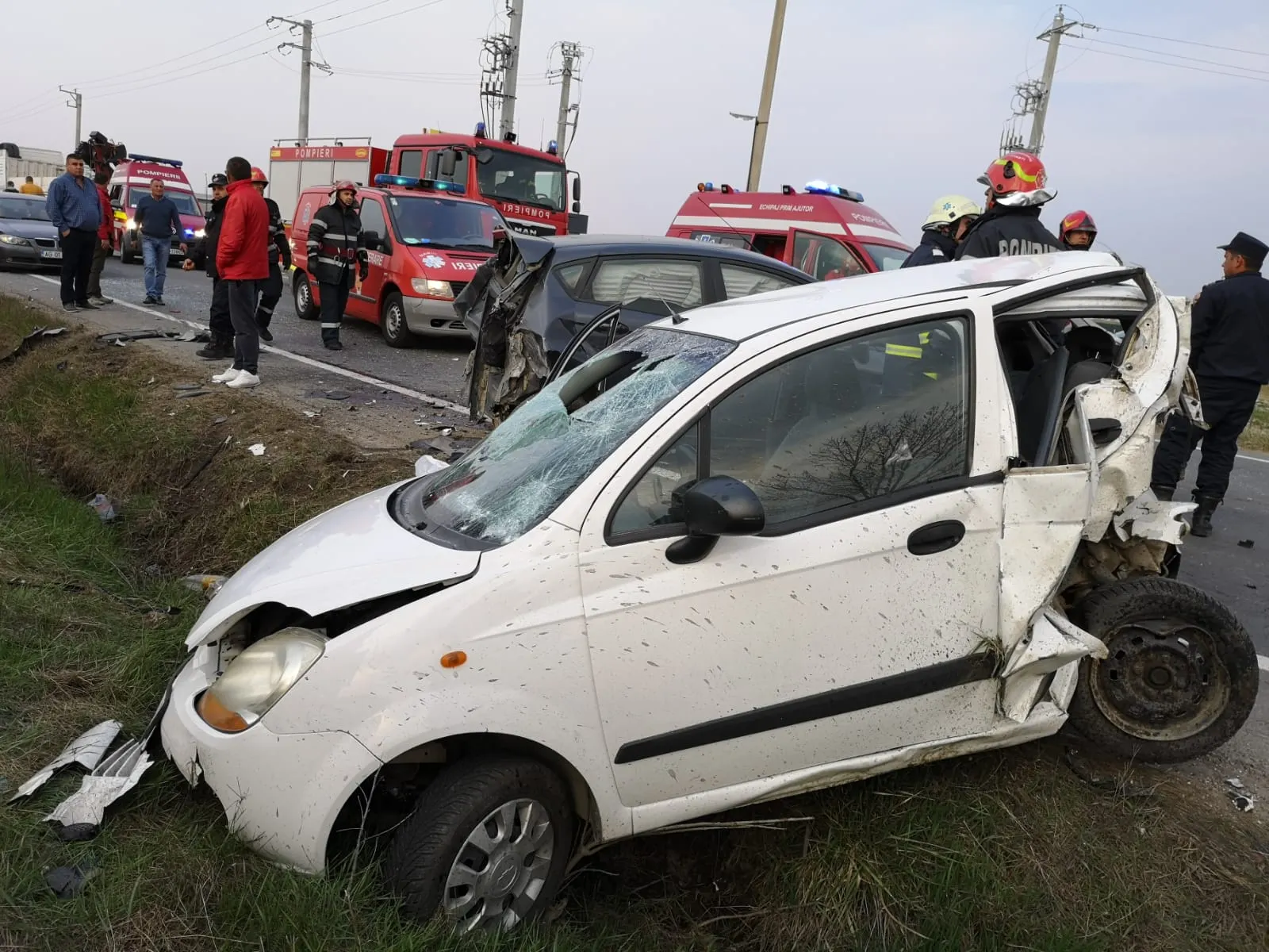 accident - 2 mașini distruse