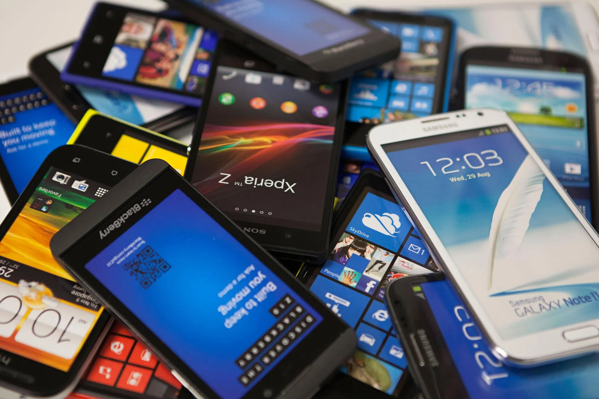 A furat o sacoşă cu telefoane