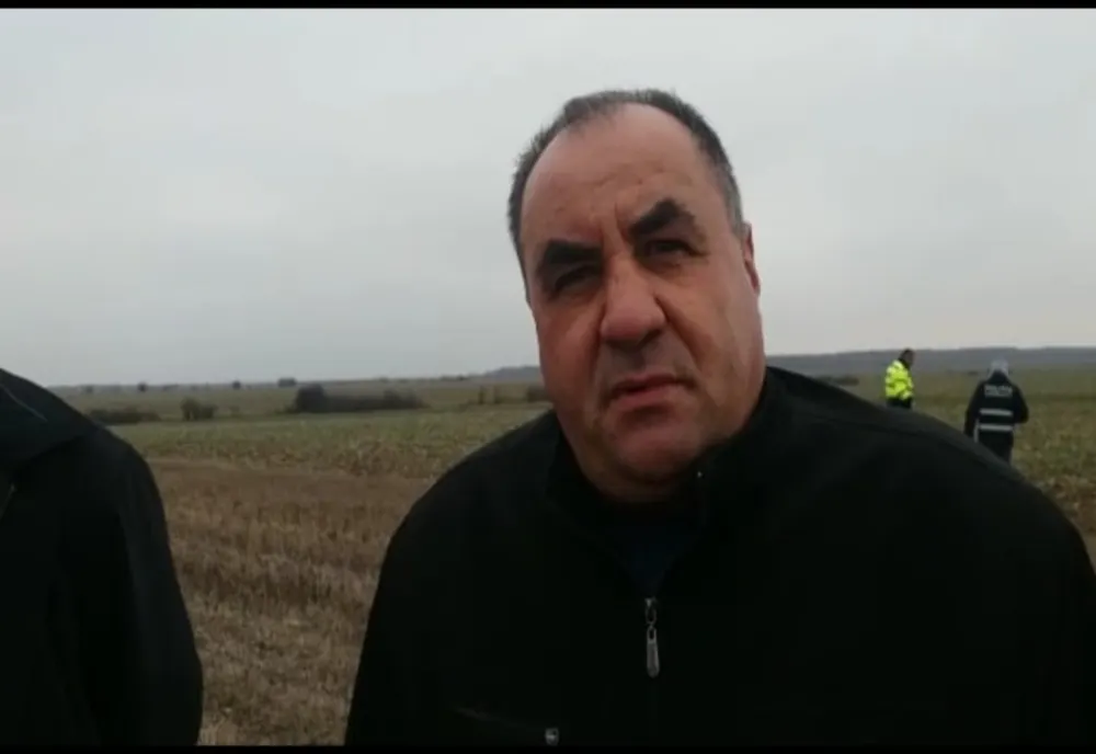 Primarul comunei Teiu, amenințat de bărbatul împușcat