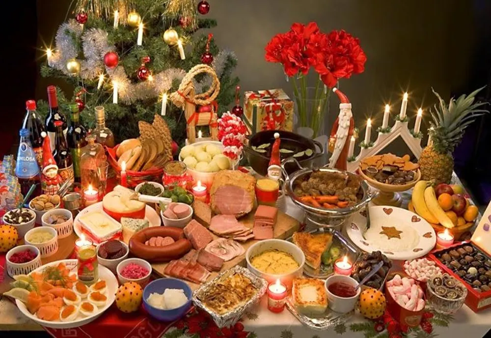 Evitați consumul excesiv al anumitor produse, la masa de Crăciun!