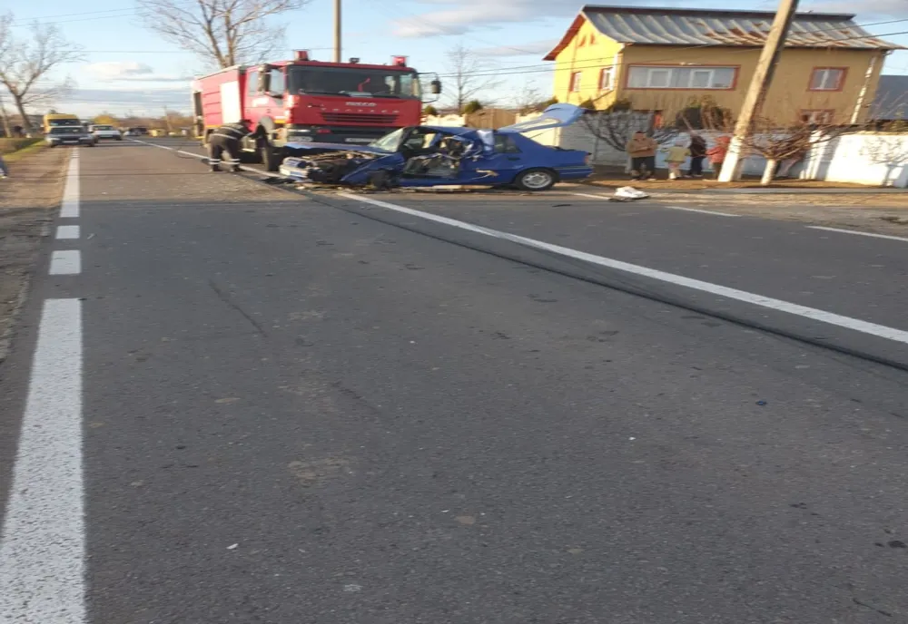 A provocat accident când s-a aplecat după telefon
