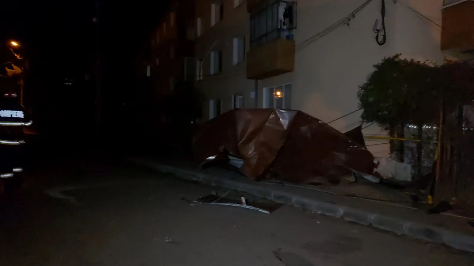 Vântul puternic a făcut ravagii la Câmpulung Muscel (2)