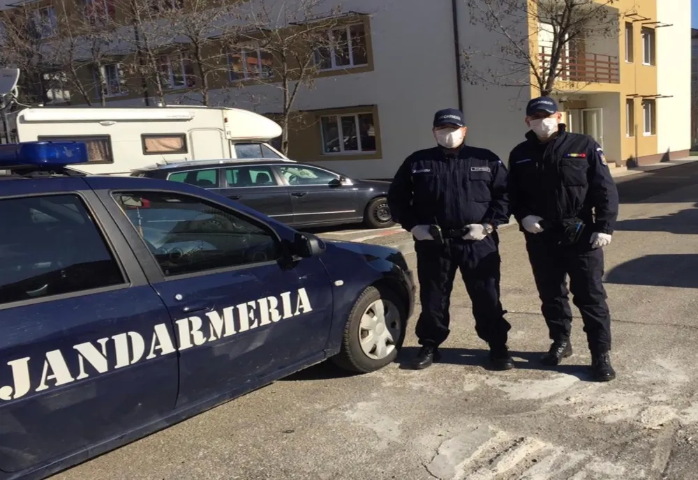 Trei bărbaţi s-au bătut într-un centru de carantină din Piteşti!