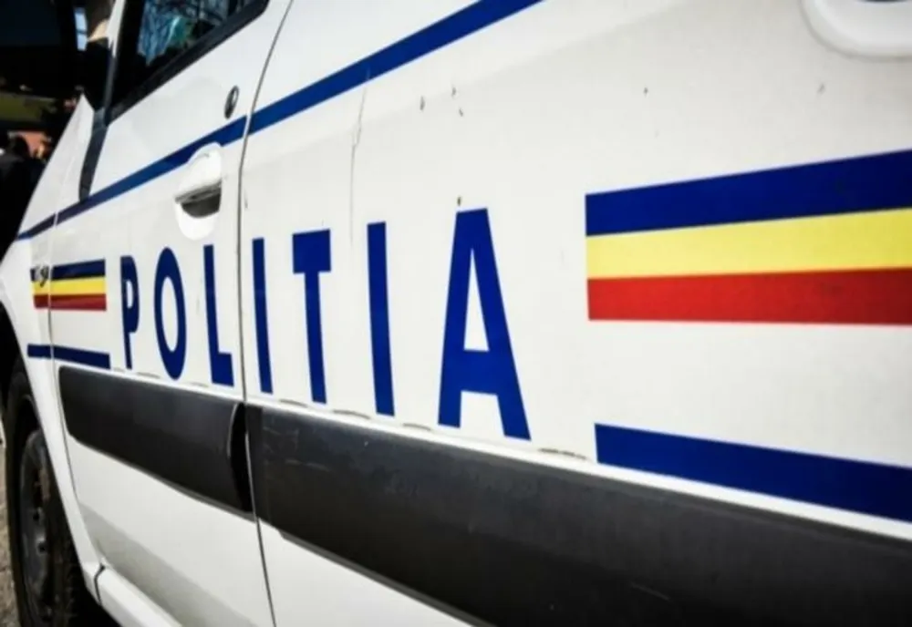 Bătaie între un elev şi o elevă, la o şcoală din Argeş