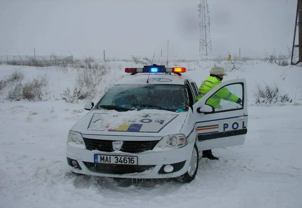 Un ansamblu rutier a rupt parapetul median pe Autostrada A1