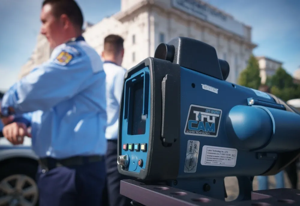 O femeie de 50 de ani înregistrată de RADAR cu viteza de 135 km/h