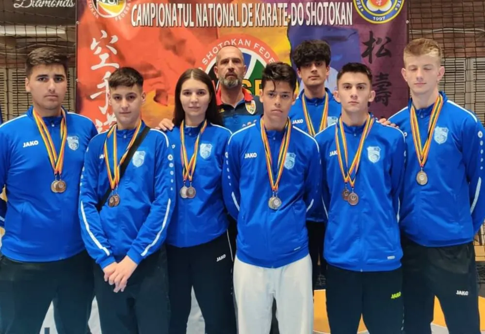 Distincții pentru sportivii  CS Dacia Mioveni 2012, prezenți la  Campionatul Național de Karate WSF 