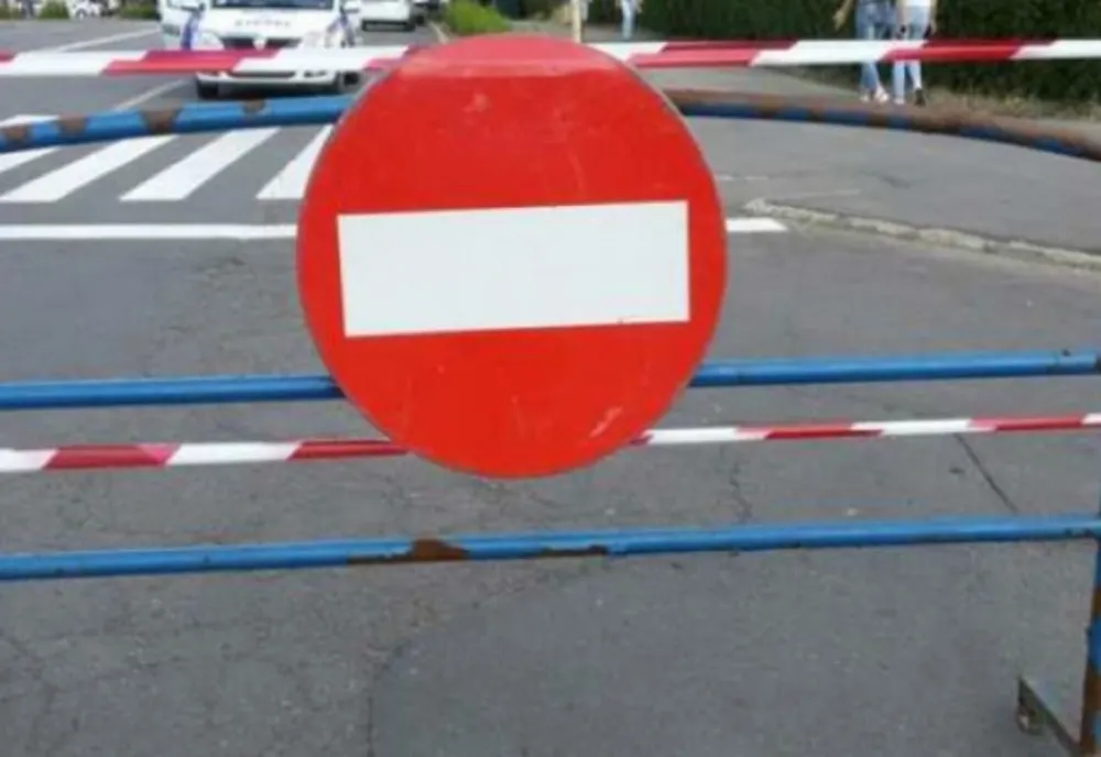 Strada de la intrarea în Slatina dinspre Piteşti, închisă. Rutele de ocolire