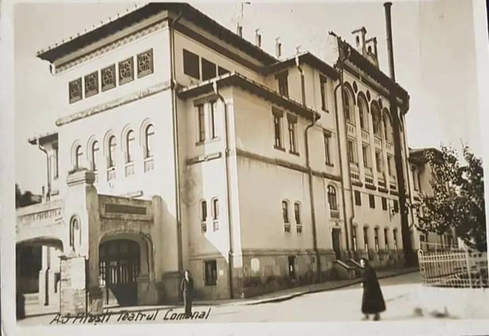 Clădirea Teatrului “Alexandru Davila“ va fi introdusă într-un proiect de reabilitare