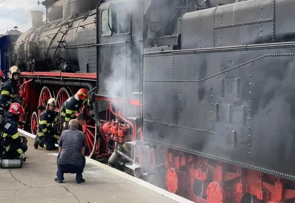 Locomotiva Trenului Regal a luat foc