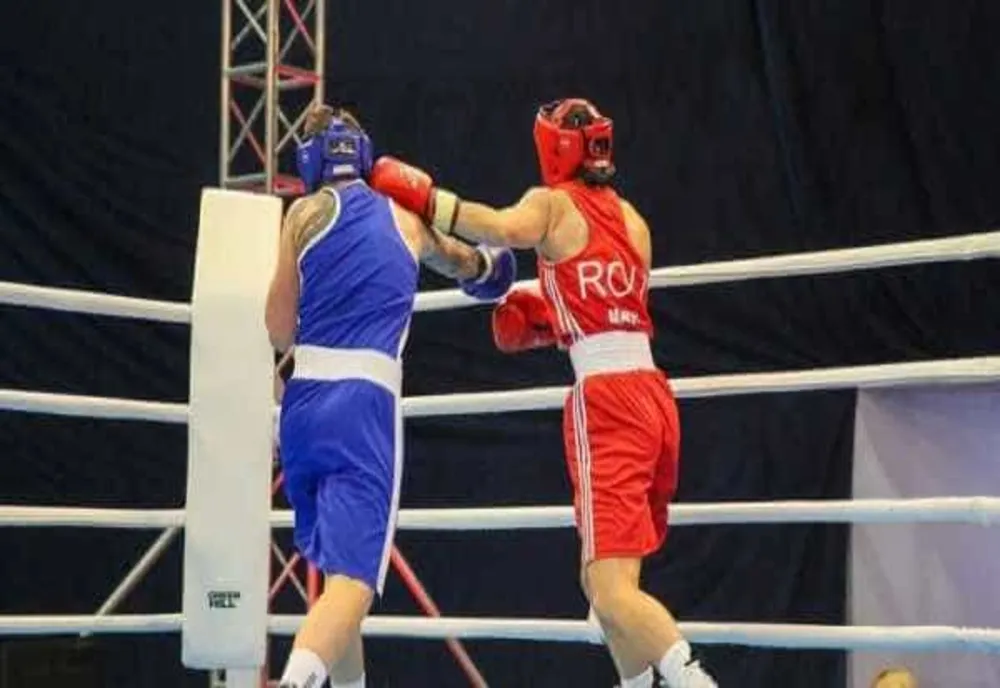 DOI BOXERI CARE AU PICAT TESTELE DE TESTOSTERON ȘI DE GEN ANUL TRECUT AU FOST AUTORIZAȚI SĂ LUPTE LA CATEGORIA FEMININĂ