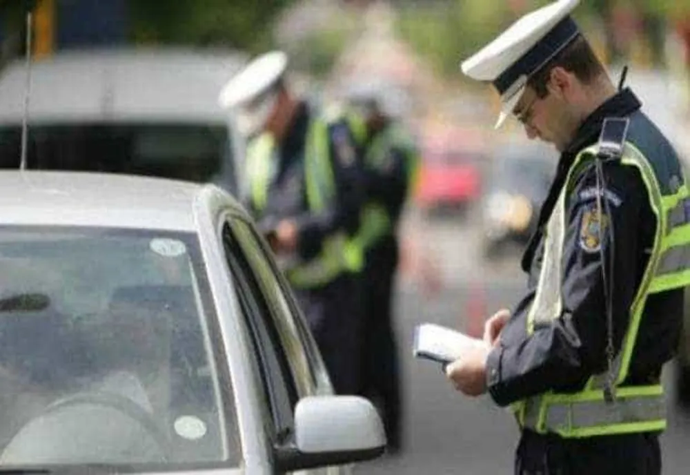 CONDUCEA CU 56 KM/H PESTE LIMITA LEGALĂ: AMENDĂ DE 1.485 DE LEI ȘI SUSPENDAREA PERMISULUI AUTO PENTRU UN TÂNĂR DIN DÂMBOVIȚA