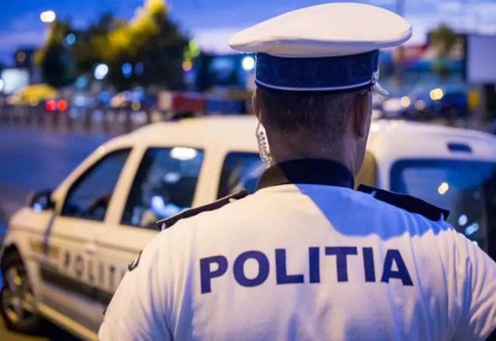 SCANDAL ÎN PRAHOVA: Tânăr FALSIFICAT Polițist încătușat!
