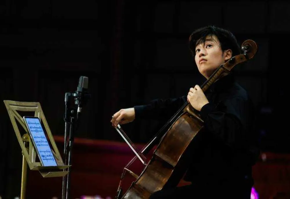 YO KITAMURA DIN JAPONIA, CÂȘTIGĂTORUL CELEI DE A XIX-A EDIȚII A CONCURSULUI INTERNȚIONAL GEORGE ENESCU, SECTIUNEA VIOLONCEL
