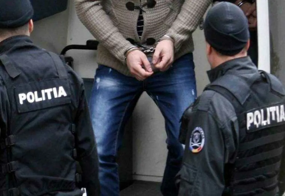 REȚINUT DE POLIȚIE PENTRU ÎNCĂLCAREA UNUI ORDIN DE PROTECȚIE ȘI AMENINȚARE ÎN FAMILIE